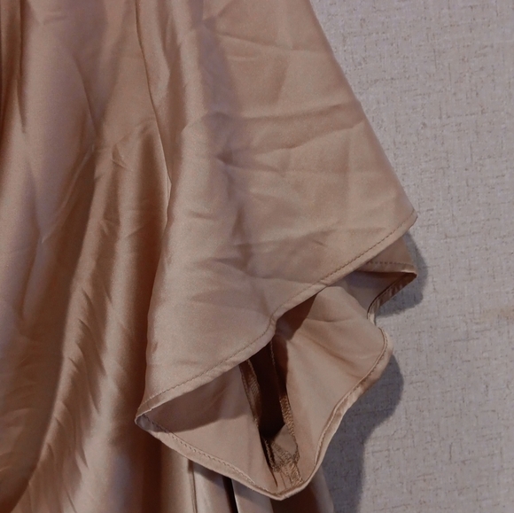 TORRID Satin Cowl Neck Short Sleeve Blouse Size 3x New - Picture 5 of 6